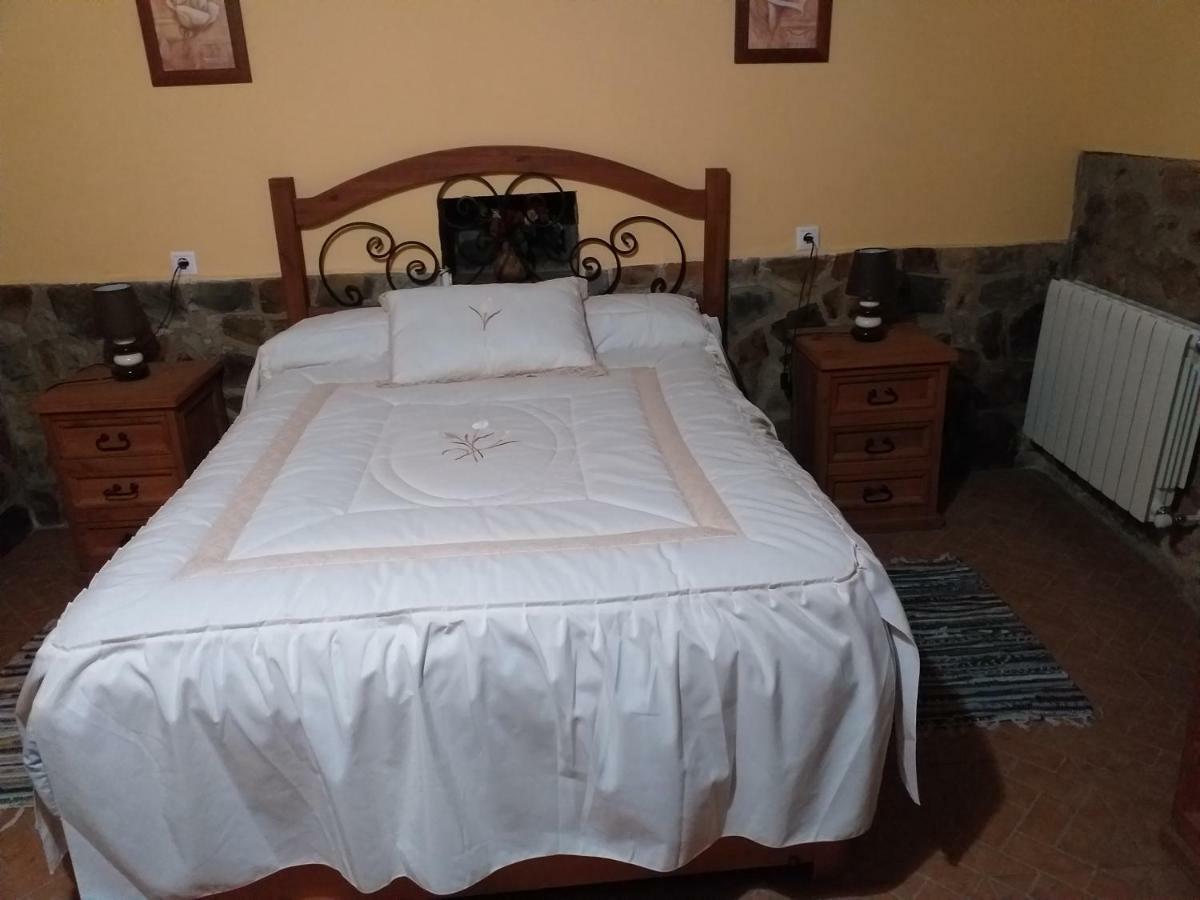 El Majano Guest House Montanchez Bagian luar foto